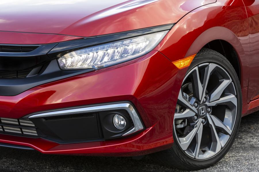 Детали экстерьера Honda Civic Sedan (FC) 2018 года  (NA) (фото 36 из 51)